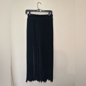 Elegant Black Pleated Women’s pants